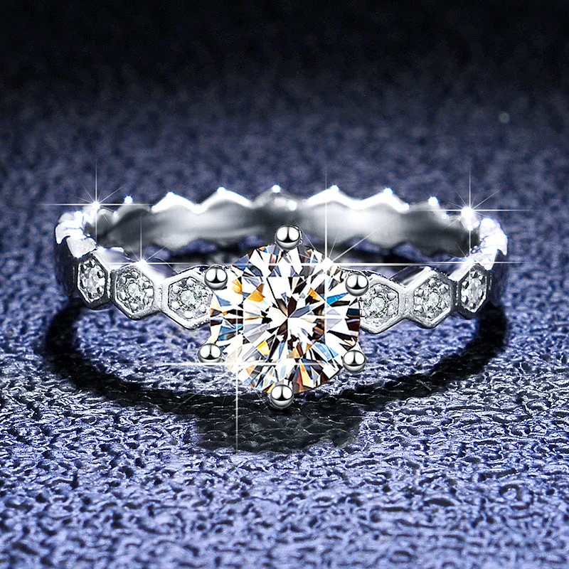 2 Karat (Moissanite Youbai Level)