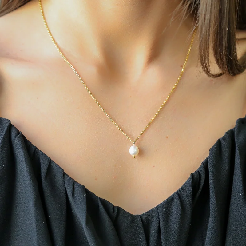 sparkling gemstone pendants with heart shapes for women -Julia GOLD Necklace SImple Baroque Freshwater Pearl Pendant Choker Necklace