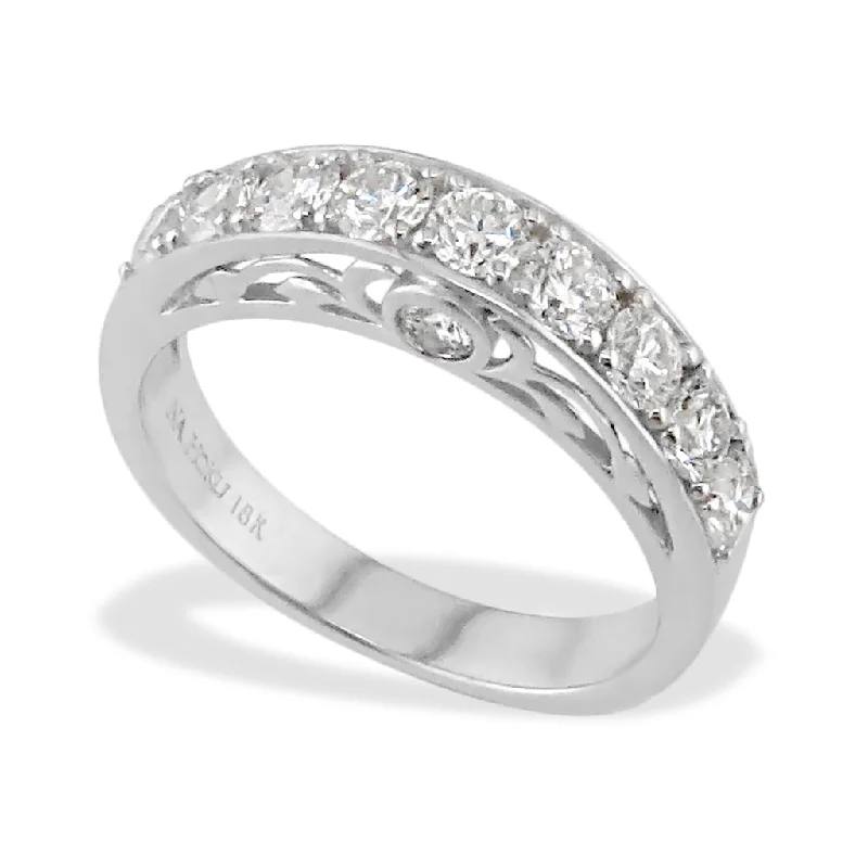 custom engagement rings with heart shaped diamonds -Round Na Hoku Wedding Band